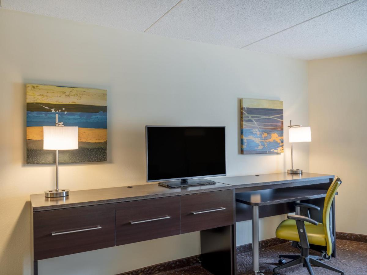 Holiday Inn Greensboro Coliseum By Ihg Eksteriør bilde