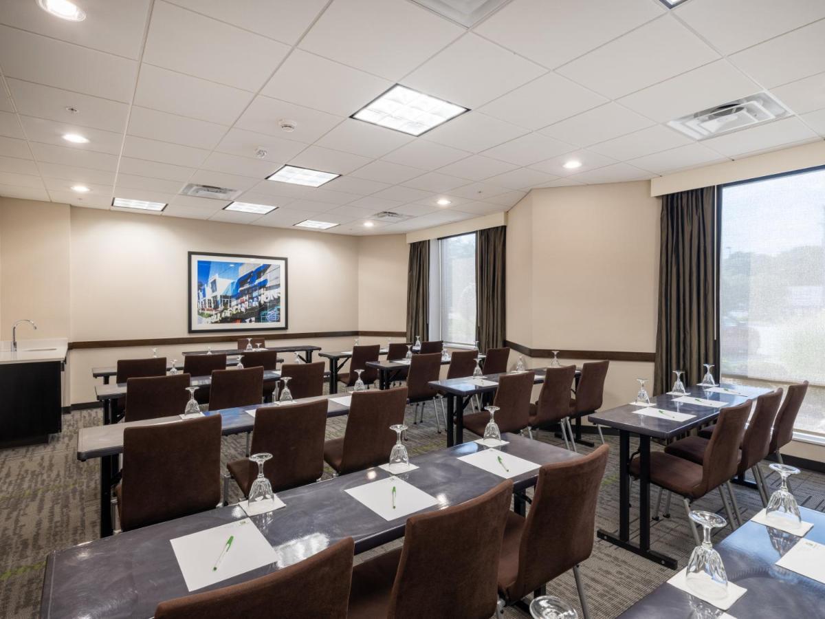 Holiday Inn Greensboro Coliseum By Ihg Eksteriør bilde