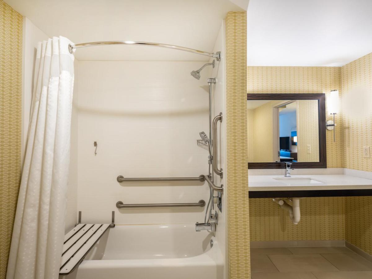 Holiday Inn Greensboro Coliseum By Ihg Eksteriør bilde