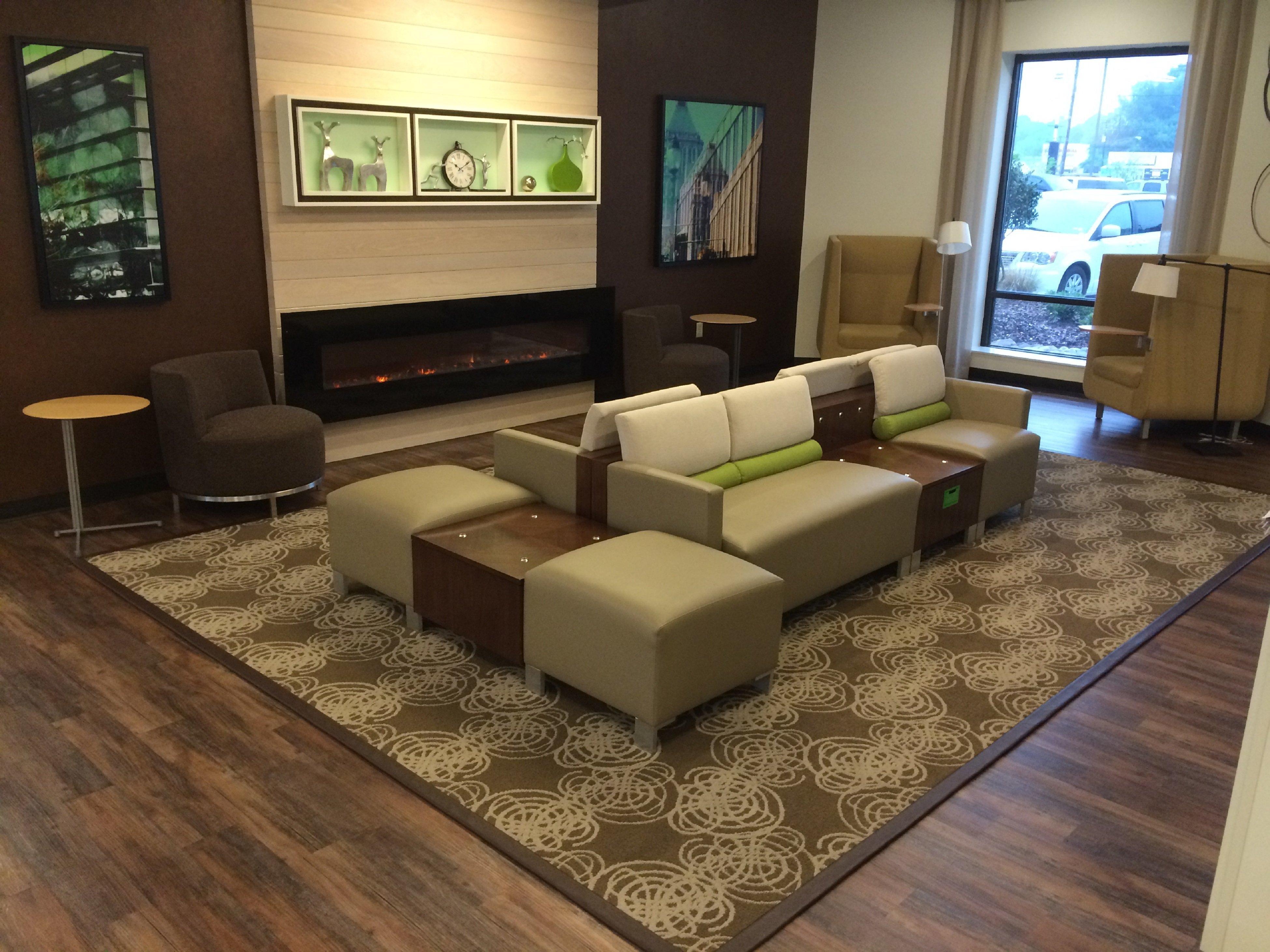 Holiday Inn Greensboro Coliseum By Ihg Eksteriør bilde
